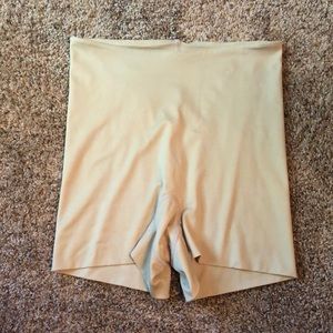 Spanx Shapewear Nude Shorts Size Medium